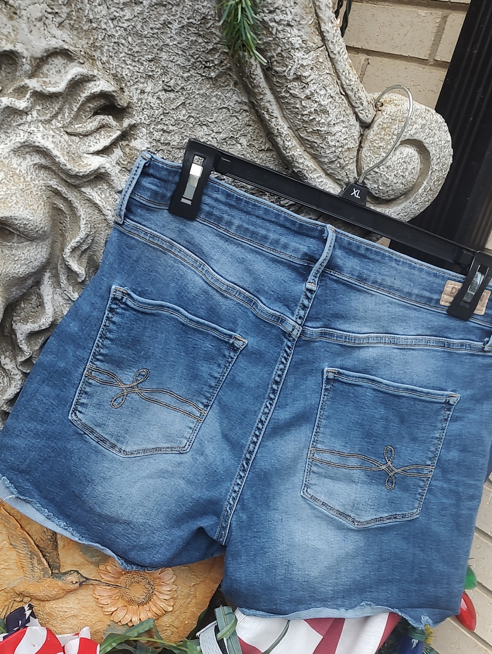 Levi's BlueJean shorts - Picture 8 of 11